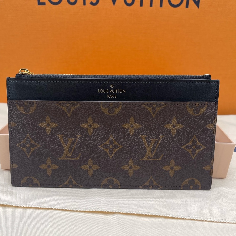 🔥NWOT LOUIS VUITTON MONOGRAM SLIM PURSE🔥✨PRISTINE✨MULTIPLE CARD SLOTS🌻GET HER‼️